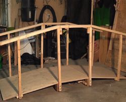 How to Build a Rumble Bridge - If you’re looking to add a little excitement to your haunt, or just want to give the trick or treaters a quick startle before sugaring them up for the season, then a rumble bridge might be just what you need.  It’s a pretty simple project to build and the guys over at CreepyCreations have created a great video detailing how its done. Haunted Trail Ideas, Halloween Maze, Haunted Woods, Haunted House Diy, Halloween Props Diy, Haunted House Props, Trick Or Treaters, Halloween Traditions, Halloween Bash