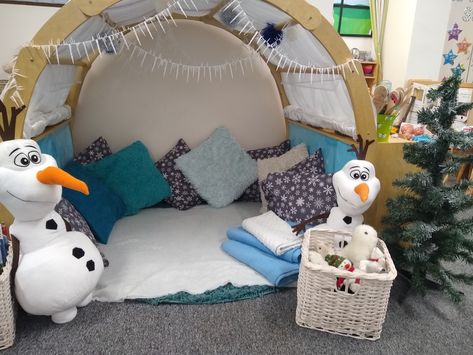 Winter den. Communication friendly space Communication Friendly Spaces, Canopy Ideas, Winter Theme, Montessori, Toddler Bed, Communication, Arch, Bedroom, Bed