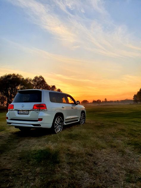 Land Cruiser V8 4.5 D4D Land Cruiser V8 Wallpaper, Toyota V8 Land Cruiser, Land Cruiser Wallpaper, V8 Landcruiser, Landcruiser V8, Land Cruiser V8, Looking To The Sky, Malibu Car, Land Cruiser 300