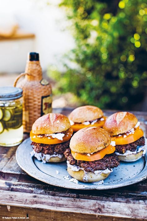 Lamb Burgers With Feta, Smash Burgers, Bbq Dishes, Lamb Burgers, Flat Top Griddle, Griddle Recipes, Smash Burger, Burger Buns, Kalamata Olives