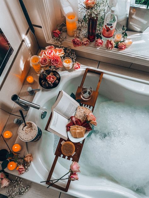 Bath Tub Aesthetic, Bathtub Table, Romantic Spa, Bathroom Setup, Romantic Bath, Aesthetic Bath, Emma Heming, Bath Aesthetic, Spa Bathtub