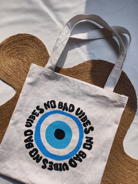 Tote Bag Aesthetic Outfit, Tod Bag, Diy Bag Painting, Eco Bag Design, Tote Bag Design Ideas, Bag Design Ideas, Tote Bad, Ocean Tote Bag, Creative Tote Bag