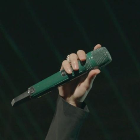 Kim Taehyung Green Aesthetic, Taehyung Microphone, Green Microphone Aesthetic, V Hands, Bts Microphone, Green Microphone, Mic Aesthetic, Taehyung Green, Microphone Aesthetic