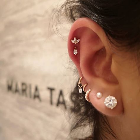 Maria Tash on Instagram: “Place our Floating Pear Diamond Threaded Stud below a Lotus to make an elegant point. ⁠ ⁠ 📸: @_daniellebodypiercing_ #piercer” Ear Piercings Helix, Helix Piercings, Maria Tash, Bal Harbour, Love My Body, Jewelry Luxury, Helix Piercing, Pear Diamond, Helix