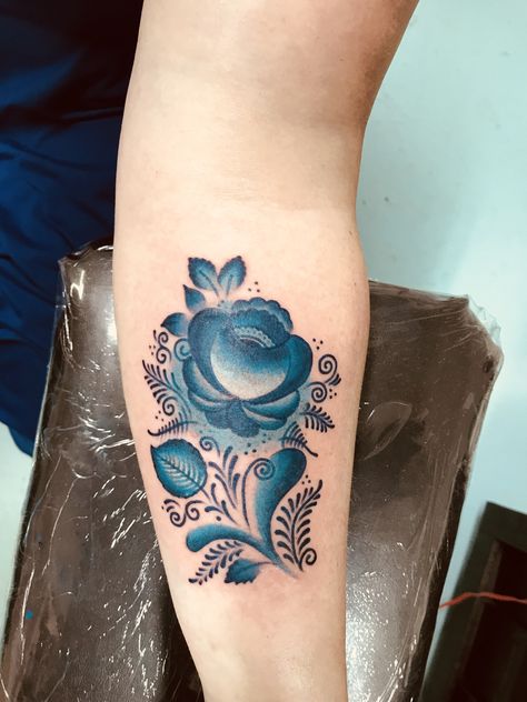 Russian gzhel tattoo - artist Ben Butts at Carters Tattoo in Bowling Green KY Czech Flower Tattoo, Russian Flower Tattoo, Russian Folk Tattoo, Czech Tattoo, Black Cat Tattoos, Chic Tattoo, Weeknight Recipes, Bowling Green Ky, About Tattoo