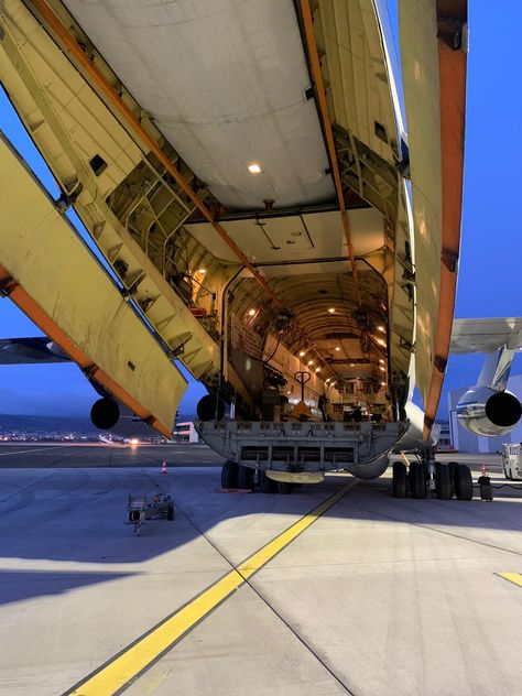 Here's a look inside the belly of an Ilyushin Il-76! Alexandre from our #Geneva office was recently involved in the loading of this huge aircraft - #cargo #freight #avgeek #aviation #loading #ilyushin #ilyushin76 Cargo Aircraft, Sci Fi Environment, Air Cargo, Boeing 747, Private Jet, Supply Chain, Geneva, Helicopter, Transportation