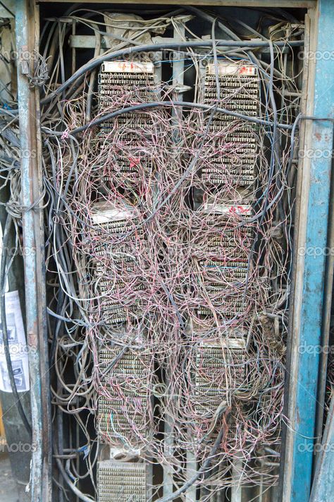 Wire Electrical, Wires And Cables, Electrical Wire Size Chart, Wire Mesh Installation, Electroluminescent Wire, Splicing Electrical Wire, Structured Cabling, Contemporary Baskets, Server Room