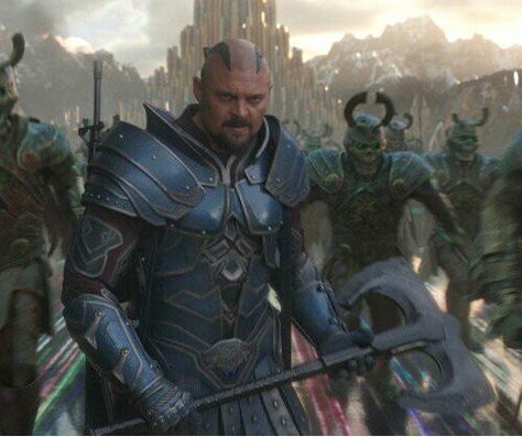 Skurge aka Karl Urban on Thor Ragnarok Karl Urban Thor, Skurge Marvel, Thor Tales Of Asgard, Bifrost Bridge, Karl Urban Movies, Movie Villains, Robert E Howard, The Mighty Thor, Arte Alien