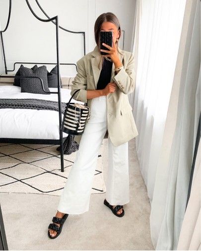 White Culottes Outfit, Culotte Jeans Outfit, Culottes Outfit Casual, Culottes Street Style, White Culottes, Culottes Outfit, Linen Culottes, Aged Clothing, Fashion Staples