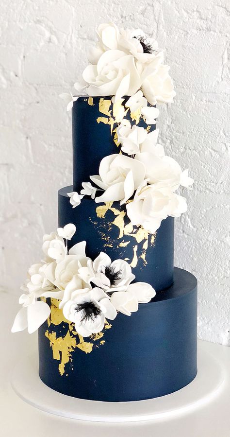 navy blue wedding cake, wedding cake , wedding cake design, dark blue wedding cake ,blue and gold wedding cake #wedidngcake #cakedesigns #blue Small Wedding Cake Ideas Elegant Blue, Wedding Cake Designs 4 Tier, Navy And Gold Wedding Cake, Dark Blue Wedding Cake, Quinceañera Cakes, Navy Blue Wedding Cakes, White And Gold Wedding Cake, Wedding Cake Navy, Navy Blue And Gold Wedding