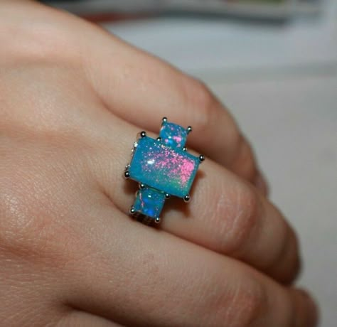 Weird Accessories, Colors Chart, Opal Ring Vintage, Xmas Wishlist, Junior Prom, Unique Fashion Jewelry, Unique Opal, Opal Wedding Rings, Fire Opal Ring