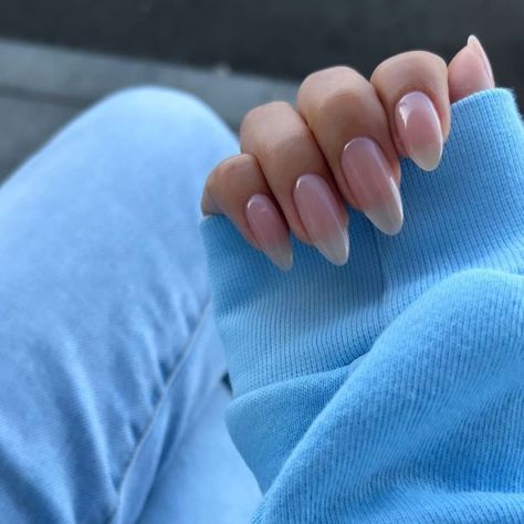 How to Get Hailey Bieber’s Iridescent Manicure - College Fashionista Bare My Soul, Opi Nail Polish Colors, Opi Nail Colors, Glazed Donut, Popular Nail Designs, Chrome Powder, Lip Hair, Popular Nails, Opi Nails