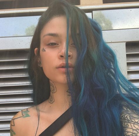 Pinterest: ashliwankhanobi ❀ Wow Tattoo, Kehlani Parrish, Tattoo On Back, Girl Back Tattoos, Blue Haired Girl, Kehlani, Grunge Hair, Tattoo On, Pretty Face