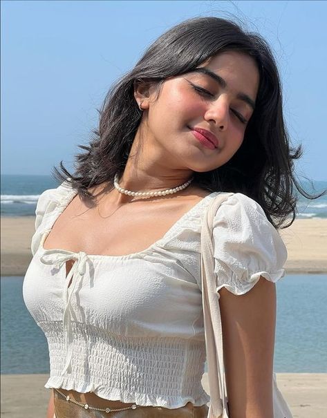 Devika Sanjay, Arabian Beauty Women, Girl Crush Fashion, Beautiful Dresses Short, Beautiful Smile Women, Thing 1, On Instagram, Quick Saves, Instagram