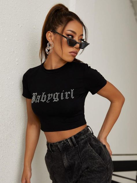 Rhinestones Aesthetic, Crop Top Styles, Black Crop Tee, Looks Country, Clothes Vintage, Short Sleeve Crop Top, Y2k Clothes, Aesthetic Women