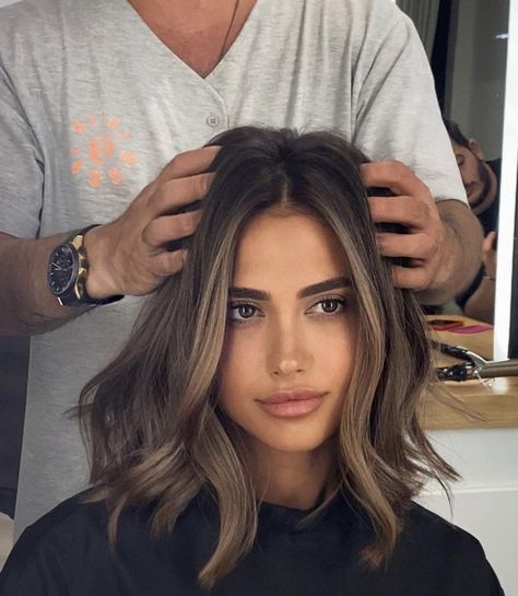 Balayage Hair Lob, Natural Balayage, Instagram Face, Short Ombre Hair, Face Glow, Bronze Hair, Haircuts For Medium Length Hair, Brown Hair Inspo, Hair Color Caramel