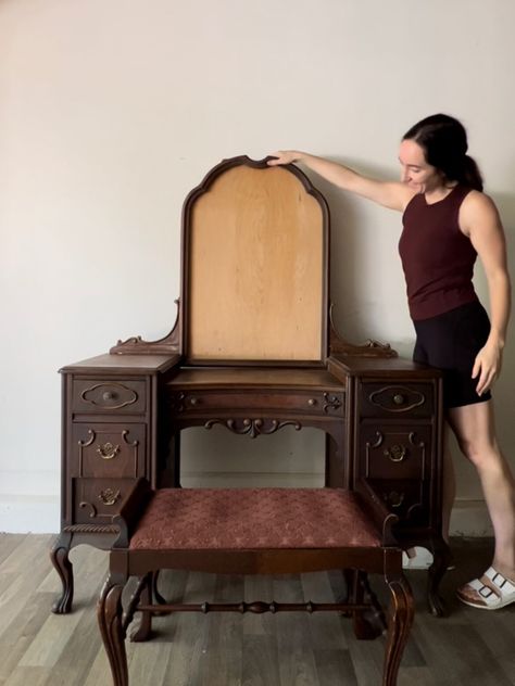 DIY Black Vintage Vanity Makeover with Mirror and Stool - Oak & Grain Home Victorian Makeup Vanity, Vanity With Stool, Vintage Desk Vanity, Mirror Dresser Makeover, Vintage Vanity Makeover, Vintage Vanity Table, Gothic Vanity, Antique Makeup Vanities, Vintage Vanity Mirror