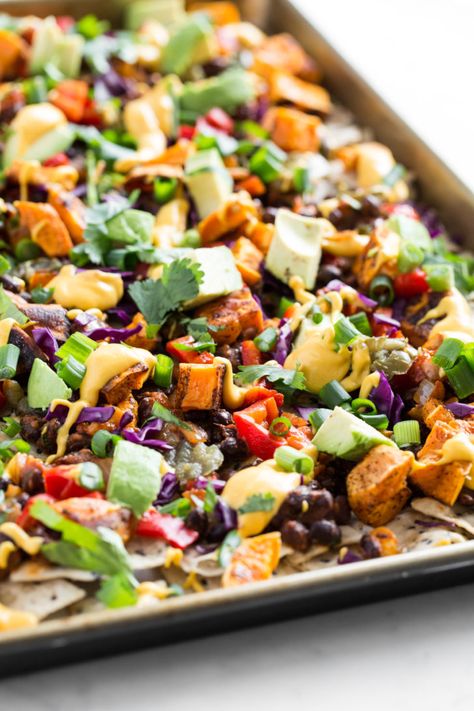 Cheerful Vegan Nachos – Oh She Glows Oh She Glows Recipes, Nachos Vegan, Mspi Recipes, Party Tricks, Burrito Bowls Recipe, Oh She Glows, Vegan Nachos, Taco Time, Vegan Cheese Sauce