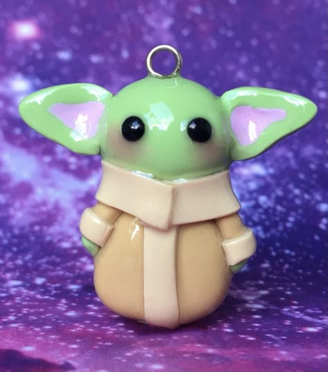 Clay Bird Tutorial, Paper Mache Crafts Diy, Yoda Keychain, Polymer Clay Kawaii, Paper Mache Crafts, Clay Baby, Cool Art Projects, Keychain Handmade, Polymer Clay Diy