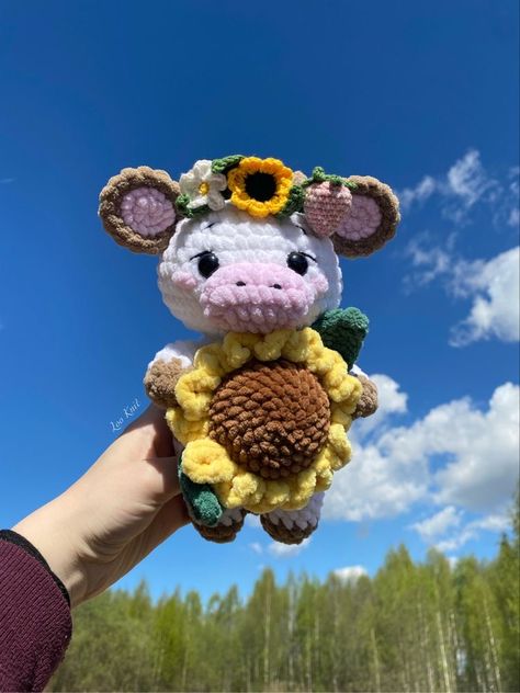 Crochet Sunflower Cow, Diy Knitting Projects, Amigurumi Flower, Cow Sunflower, Knitting Bag Pattern, Easy Crochet Animals, Knitting Patterns Free Scarf, Crochet Cow, Plushie Patterns