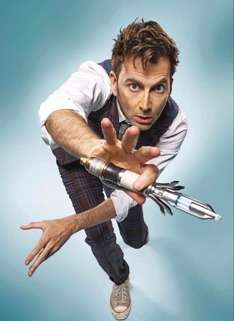 Doctor Who Screwdriver, Dr Who Wallpaper, Doctor Who Magazine, Best Sci Fi Shows, Doctor Who 10, Doctor Outfit, David Tennant Doctor Who, Tv Doctors, 10th Doctor