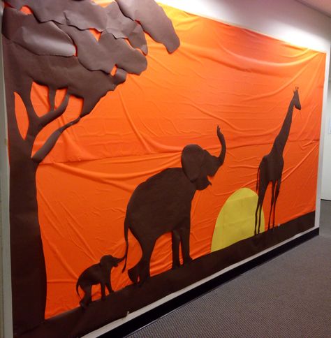 African Theme Classroom Ideas, Safari Theme Preschool Decorations, Africa Decorations Party, Africa Themed Classroom, African Safari Party Decorations, African Savannah Classroom Decorations, Safari Hallway Decorations, Safari Camp Ideas For Kids, Jungle Dance Theme