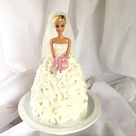 Barbie Bride Cake, Barbie Bridal Shower Cake, Wedding Barbie Cake, Barbie Wedding Cake, Barbie Bachelorette Cake, Barbie Themed Wedding, Barbie Themed Bridal Shower Ideas, Fairytale Brunch, Barbie Bridal Shower Ideas