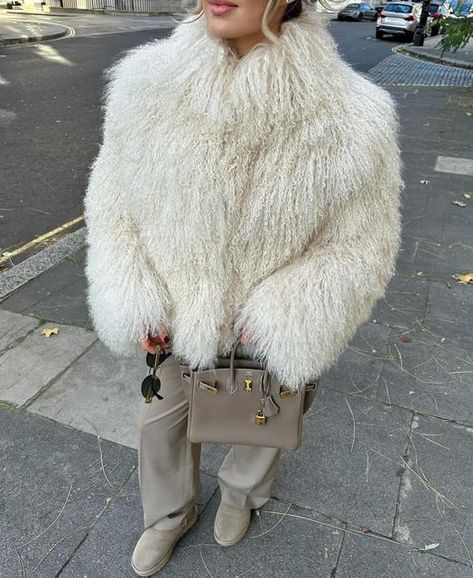 Ducie London on Instagram: "Close up 🧐 @freyakillin in ROCHELLE Creme #cybermonday #blackfriday #mongolian #autumnfashion #festive #ootd" Long Fur Coat Outfit, Ducie London, Cute Office Outfits, Shag Jacket, Fur Coat Outfit, Elegant Classy Outfits, Casual Work Outfits Women, Cosy Outfit, Chic Business Casual