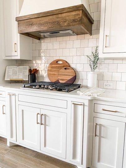 Backsplash For White Kitchen, Square Tile Backsplash, Farmhouse Kitchen Backsplash Ideas, Studio Mcgee Kitchen, Backsplash Inspiration, White Kitchen Countertops, Magnolia Kitchen, Shiplap Kitchen, Brick Backsplash Kitchen