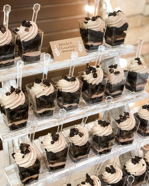 Looking for a stunning dessert table that makes serving a breeze? Our cake shots are the answer! No more slicing cake in the back—just grab, enjoy, and indulge. 🙌🏻 Plus, with multiple flavors on display, like these lemon bar and double chocolate brownie shots, every guest can find their favorite! And let’s be honest, cake shots bring a level of elegance that goes way beyond a simple slice or a cupcake. Your dessert spread has never looked this good—or been this easy to serve! . . . . . N... Cake Shot, Cake Shots, Double Chocolate Brownies, Lemon Bar, Dessert Spread, Lemon Bars, Double Chocolate, Be Honest, Dessert Table