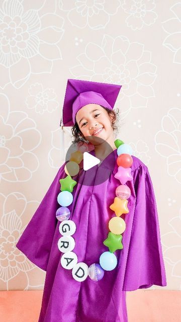 Melody Peralta | DIY + Motherhood + Holiday Inspo on Instagram: "DIY Friendship Bracelet Grad Lei 🌺🎓  Comment GRAD for links to supplies!  I came across @ericaishz version and knew I wanted to make this friendship bracelet graduation lei for my kindergarten grad! I used 2 inch ball pit balls, treat balls, and styrofoam rounds to DIY this, and it was so easy to string together with fishing line and a large upholstery needle. Easily one of my most favorite graduation crafts I've ever done!  Do you know anyone graduating this year? 🎓🥳 TAG them below and SAVE this post!  If you love this, follow along for more DIYS, crafts, mom hacks, recipes and holiday fun throughout each season! 🥳   . #graduationleis #graduationlei #friendshipbracelet #kindergartengraduation #kindergrad #preschoolgradu Easy Graduation Leis Diy, Graduation Ideas High School, Kindergarten Graduation Leis Diy, Preschool Graduation Leis, Lei Ideas For Graduation, Grad Leis Diy, Easy Grad Lei, Graduation Garland Necklace Diy, Friendship Bracelet Lei