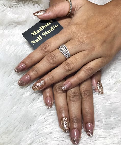 Indian Bride Nails Wedding Elegant, Mehndi Nail Designs, Nail Art For Wedding Indian Brides, Desi Wedding Nails, Nail Art Designs For Engagement, Bridal Nail Art Indian, Bridal Nails Wedding Indian, Nail Art For Wedding, Engagement Nails Designs