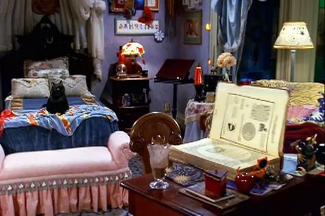 From Upper East Side boudoirs to the cupboard under the stairs, in which TV and film bedroom can you get the best night sleep? Mattress Online finds out. Sabrina Spellman Bedroom, Sabrina Spellman Room, Film Bedroom, Indian Inspired Bedroom, Bedroom 90s, 90s Interior Design, Movie Bedroom, Sabrina Spellman Style, Shallow Grave