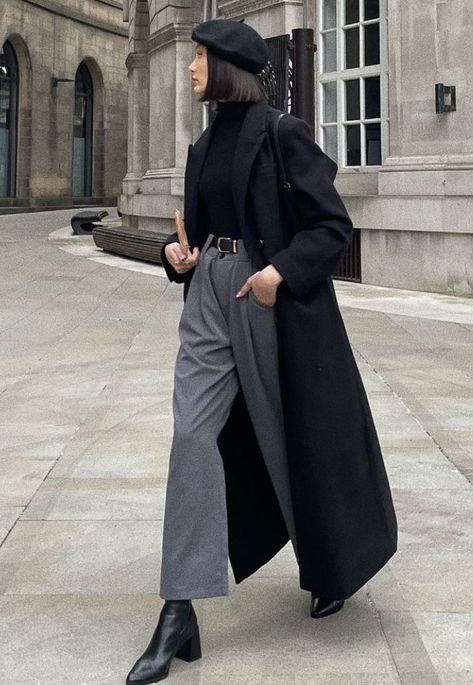 Wool Coat Outfit, Black Coat Outfit, Long Black Coat, Winter Fashion Outfits Casual, Chique Outfits, Classy Work Outfits, Stylish Work Outfits, Looks Black, Easy Trendy Outfits