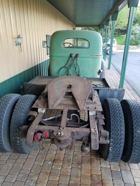 International Trucks Vintage, Old Tractors Vintage, Antique Tractors For Sale, Small Tractors For Sale, Ford Tractors For Sale, Used Tractors For Sale, Old Trucks For Sale, Truck Photos, Tractor Price