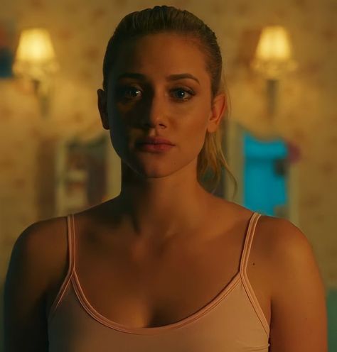 Betty Cooper Betty Cooper Outfits, Betty Cooper Riverdale, Riverdale Betty, Hair Color Underneath, Charlotte Mckinney, Riverdale Cast, Betty Cooper, Lili Reinhart, Badass Women