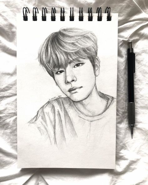 Juliet 🌝 on Instagram: “🚨🚨SEUNGMIN IN THE BUILDING!!!! 🚨🚨 . . . . . . #seungmin #straykidsfanart #straykidsseungmin #skz #seungminfanart #portraitdrawings…” Straykids Drawings, Skz Sketch, Kpop Sketch, Skz Drawing, K Pop Drawings, Cute Art Drawings, Stray Kids Fanart, Skz Art, Children Sketch