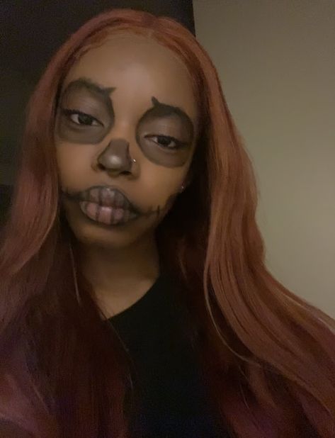 Simple Skeleton Halloween Makeup, Simple Scary Face Paint, Cute And Easy Halloween Makeup, Cute Skeleton Makeup Easy, Cute Face Paint Ideas For Teens, Skeleton Makeup Simple, Spiderman Makeup Looks, Skeleton Makeup Easy, Simple Skeleton Makeup