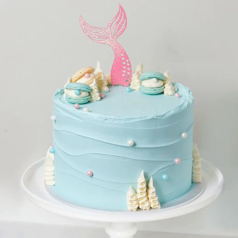 Mermaid Cake Simple Easy, Under The Sea Smash Cake, Simple Mermaid Cake, Under The Sea Cakes, 1 Tier Cake, Half Birthday Cakes, Oneder The Sea, Under The Sea Cake, Birthday Cake For Cat