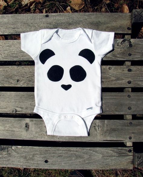 Panda #Onesie Panda Onesie, Applique Onesie, Diy Vetement, Panda Love, Baby Panda, Felt Applique, Kung Fu Panda, Everything Baby, Baby Crafts