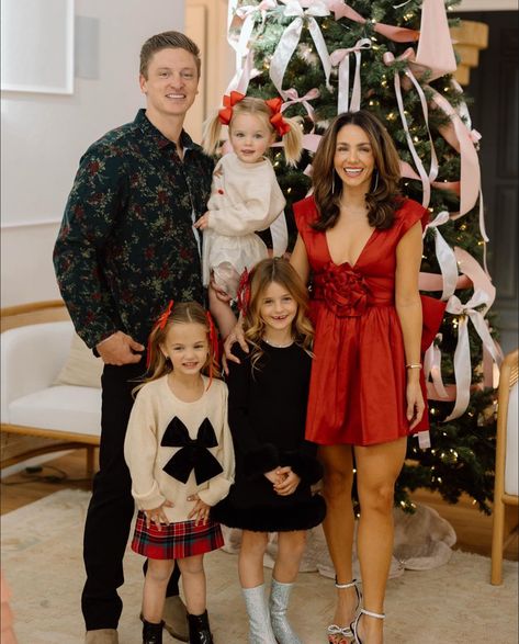 Family Photos With Santa, Pictures On Stairs, Cousins Christmas, Photos With Santa, Family Christmas Pictures, Merry Christmas Love, Baby Momma, Holiday Pictures, Christmas Love