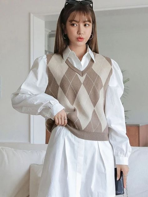 Dazy Shein, Argyle Sweater Dress, Pattern Sweater Vest, Argyle Vest, Argyle Sweater Vest, Teen Outfits, Sweater Vests, Korean Casual Outfits, Shein Outfits