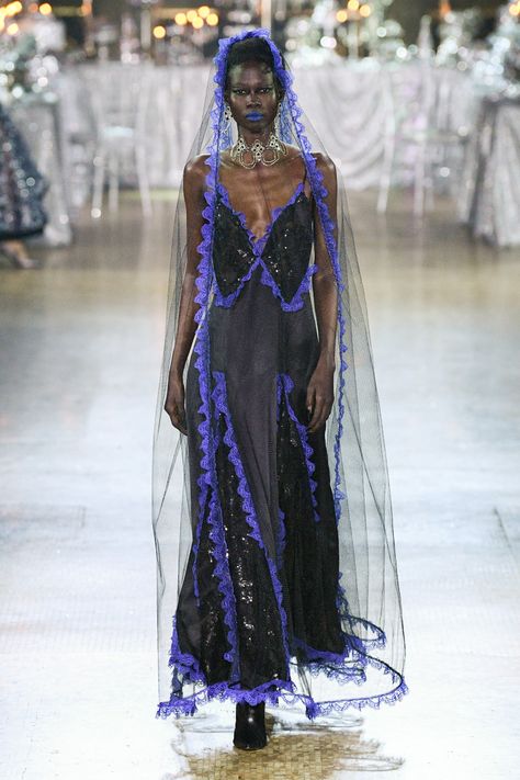 Haute Couture Looks, Runway Fashion Couture, Middle Age Fashion, Fall 2023, Fashion Show Collection, Fashion Killa, Gothic Fashion, New York Fashion Week, Couture Fashion