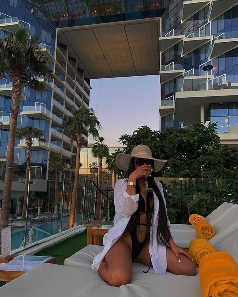 Vacation Outfits Black Women Tropical, Swimwear Outfit Ideas, Cute Vacation Outfits, Shotting Photo, Vacay Outfits, Vacation Mood, Vacation Looks, Foto Poses, Black Luxury