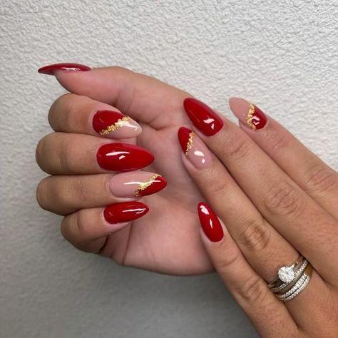 Oval Nails Designs, Red Nail Art Designs, Bridal Nails Designs, Maquillage On Fleek, Engagement Nails, Nails Art Ideas, Red Nail Art, Red Nail Designs, Nail Art Designs Videos