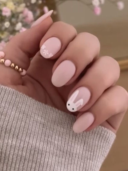 easter nail design: bunny accent Easter Themed Nails, Easter Nails Design Spring, Easter Nails Easy, Pastel Nail Art, Simple Spring Nails, Nails Dip, Easter Nail, Easter Nail Designs, Bunny Nails