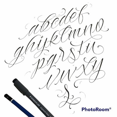 Lowercase Cursive Letter Tattoo, Steve Silva, Writing Styles Fonts Creative Lettering, Chicano Font Alphabet, Script Lettering Alphabet, Chicano Cursive Lettering, Tattoo Script Lettering, Chicano Script Lettering, Chicano Lettering Tattoo