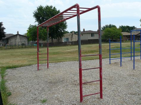 Monkey bars with gravel (and then blacktop) to fall to. We walked on top of it! And were always hanging up side down. Could only do that if we took shorts to school to wear under our dresses during recess. Vintage Playground Equipment, Modern Playground, School Playground Equipment, Monkey Bar, Community School, Kids Indoor Playground, Of Challenge, Bg Design, Childhood Memories 70s