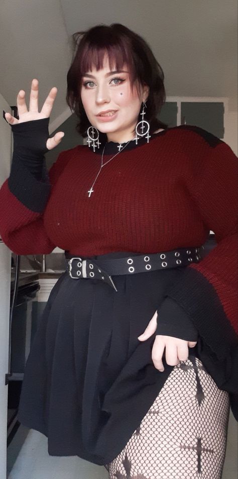 Goth Style Plus Size, Afro Goth Plus Size, Hot Goth Outfits Plus Size, Pastel Goth Plus Size, Gothic Plus Size Fashion, Fat Alternative Fashion, Plus Size Inspo Outfits, Plus Size Kpop Concert Outfit, Goth Fashion Plus Size