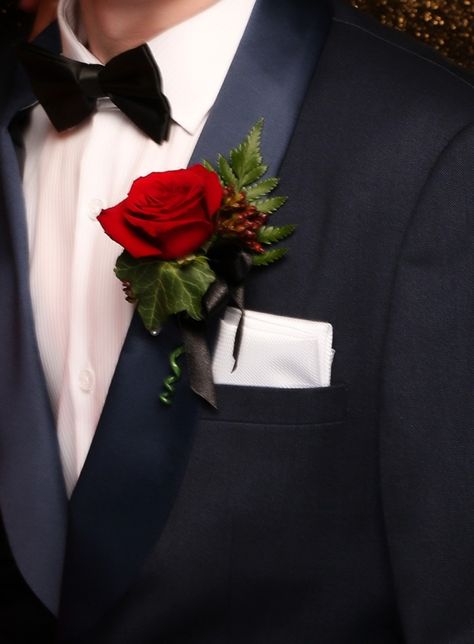 Massey Ball 2015. Love this Navy suit paired with a white pocket square and red rose, so dapper! www.whitedoor.co.nz Flower In Suit Pocket, White Suit Red Tie, Red Corsages, Rosé Suit, White Pocket Square, White Tux, Men's Wedding Outfit, Black And White Suit, Red Wedding Theme